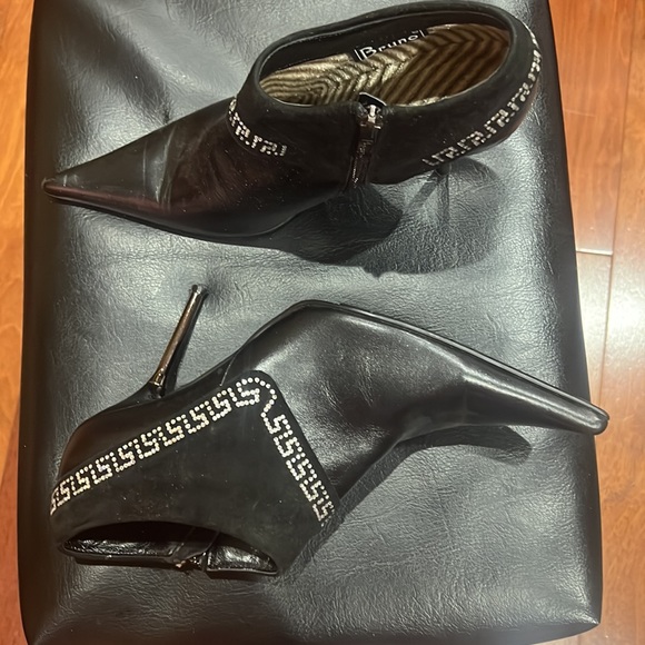 Bruno Cantini size 7 soft leather narrow boots with “Versace” crystals accents - Picture 5 of 5